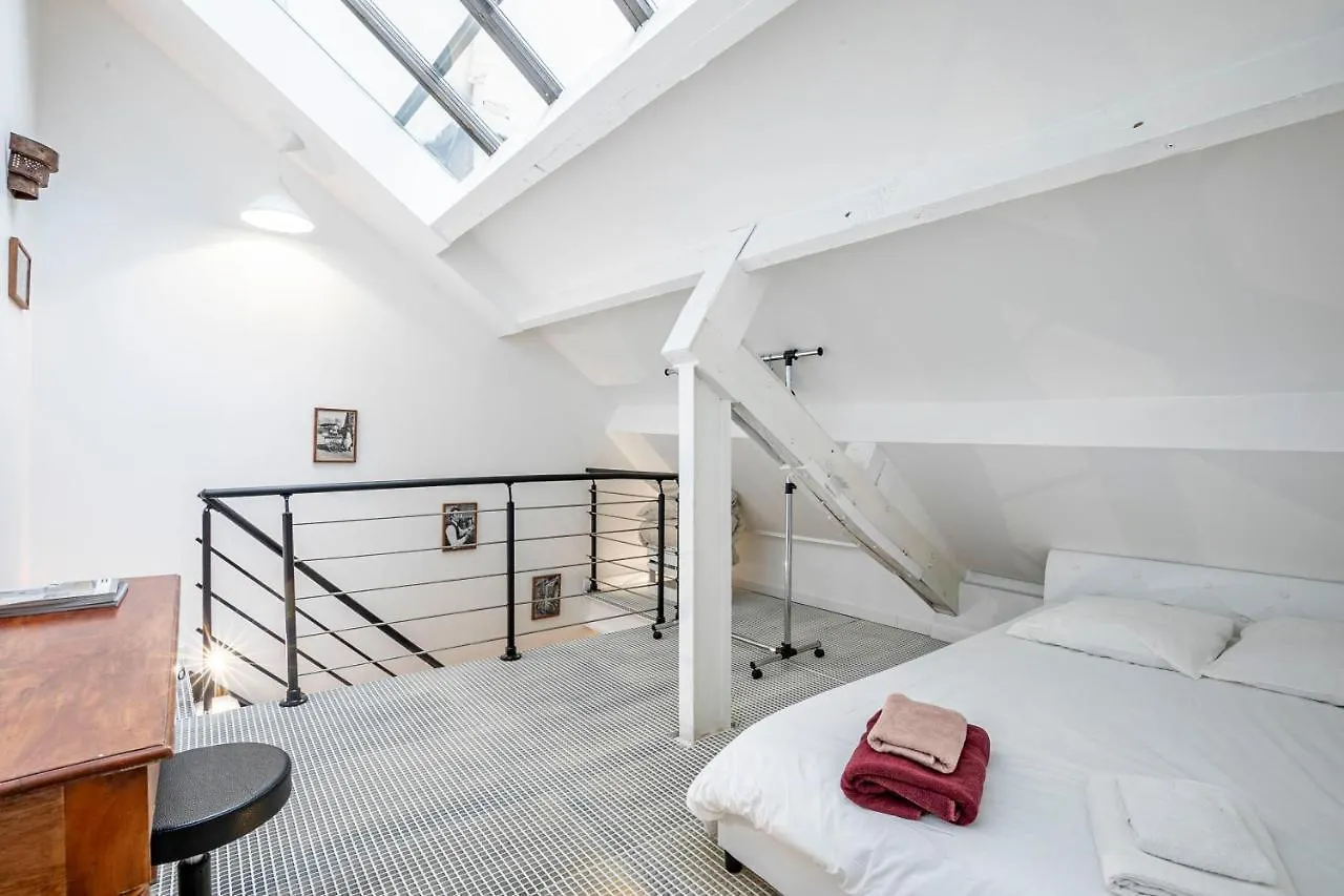 Comme A La Maison Париж Франция