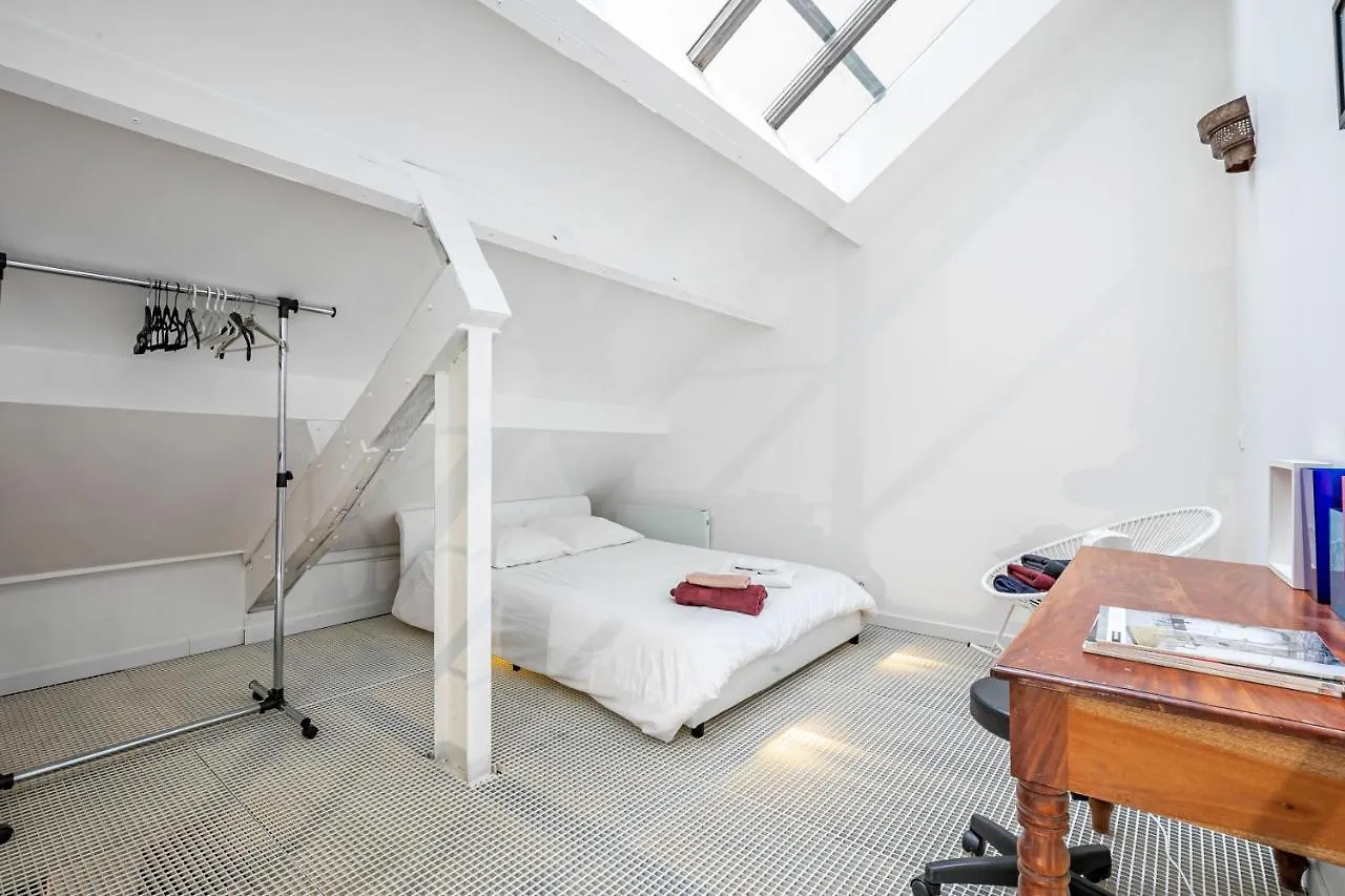 Comme A La Maison Paris 0*,