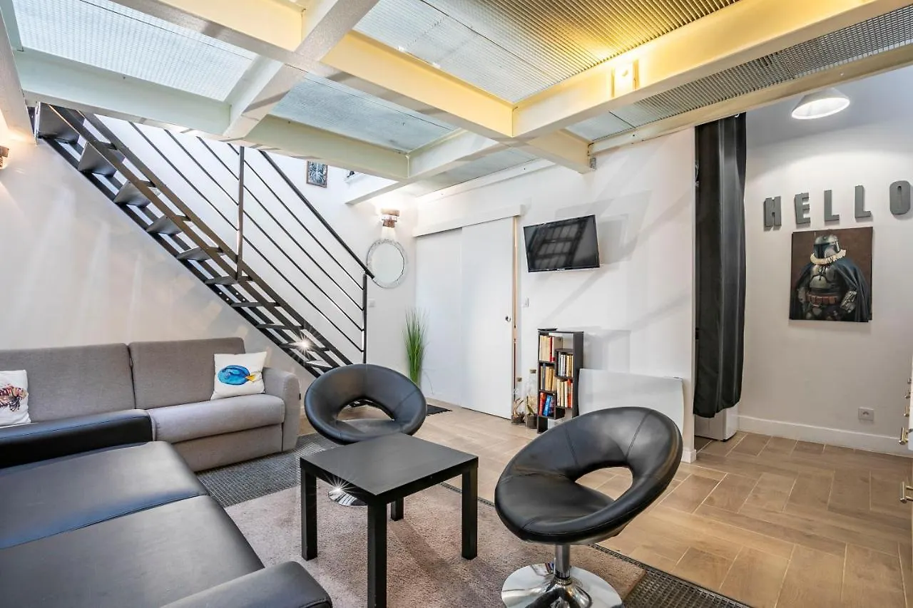 Comme A La Maison Paris Apartment